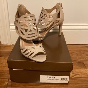 Audrey Brooke 6.5 Rose gold heels, brand new!